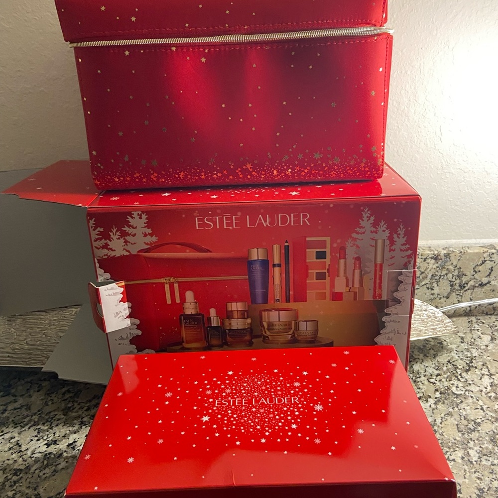 Estée Lauder beauty box